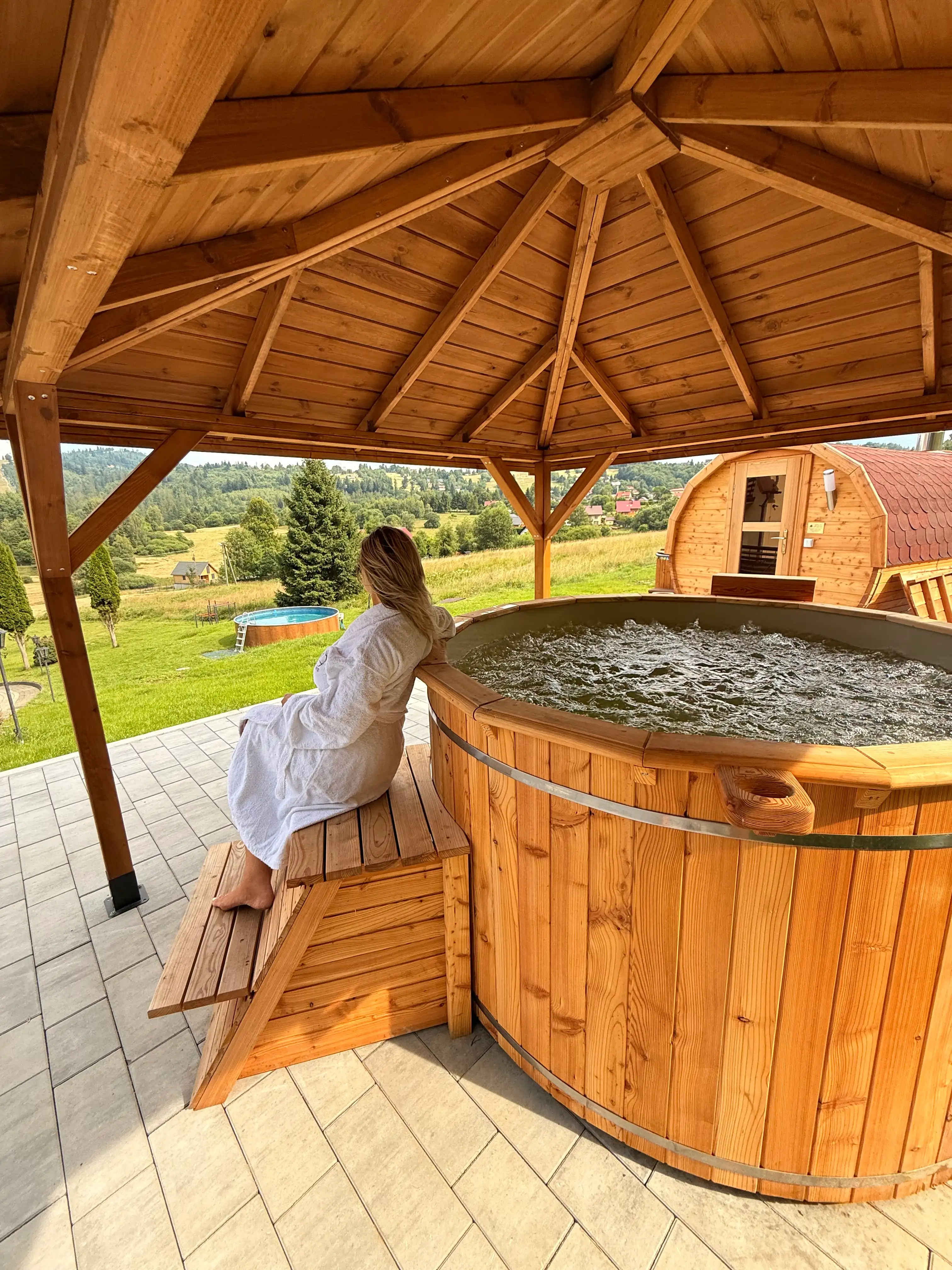 Jacuzzi w ogrodzie Zacisze